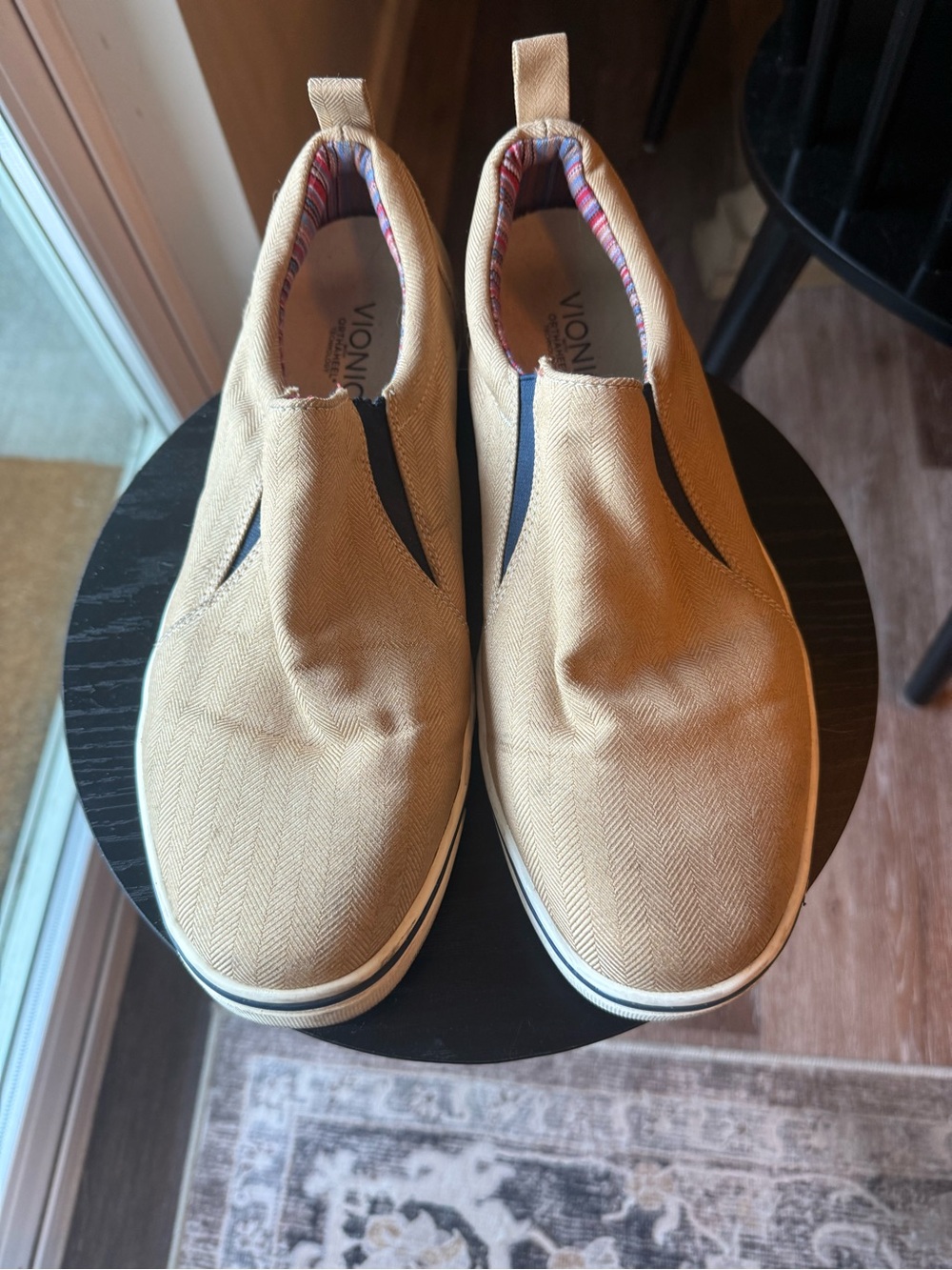 Vionic Conner - Mens Slip-On with Orthotics Light Tan - 10